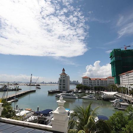 The Straits Quay Marina By Messina Clive Apartment George Town Bagian luar foto