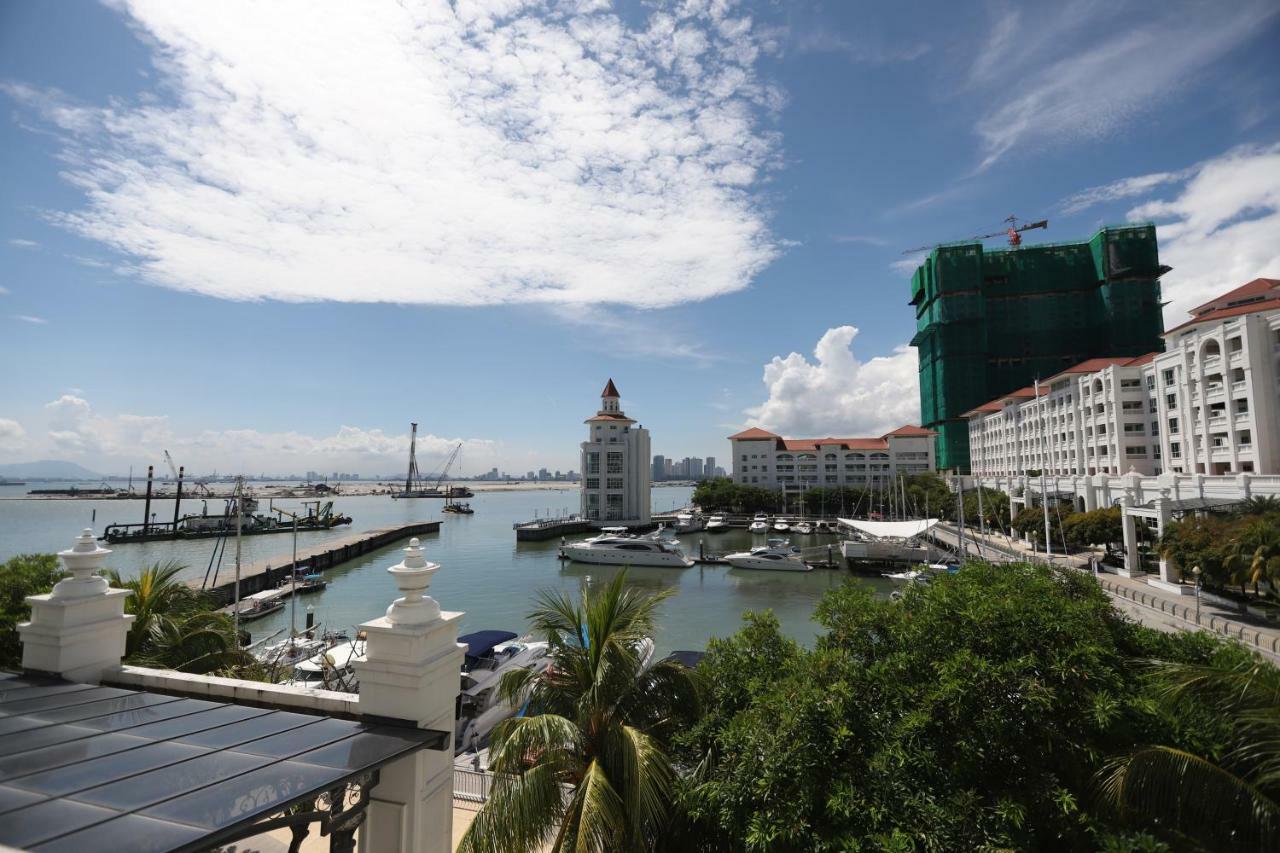 The Straits Quay Marina By Messina Clive Apartment George Town Bagian luar foto