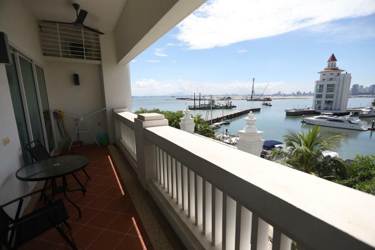 The Straits Quay Marina By Messina Clive Apartment George Town Bagian luar foto