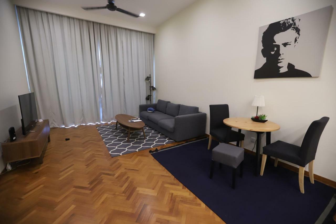 The Straits Quay Marina By Messina Clive Apartment George Town Bagian luar foto
