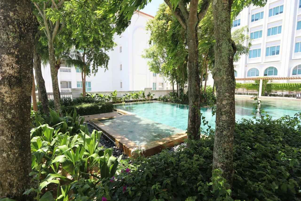 The Straits Quay Marina By Messina Clive Apartment George Town Bagian luar foto