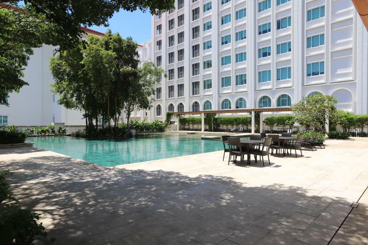 The Straits Quay Marina By Messina Clive Apartment George Town Bagian luar foto