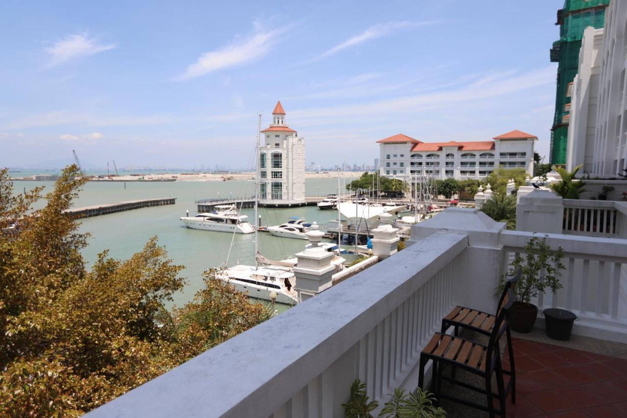The Straits Quay Marina By Messina Clive Apartment George Town Bagian luar foto