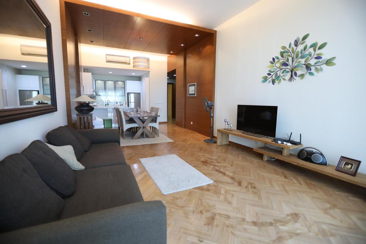 The Straits Quay Marina By Messina Clive Apartment George Town Bagian luar foto